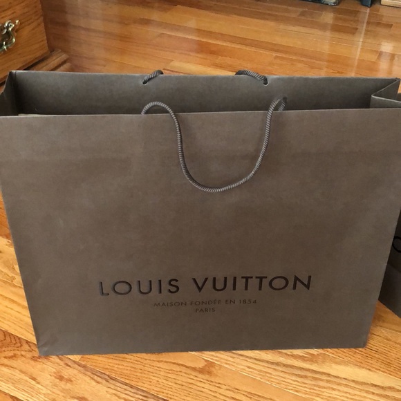 4 authentic Louis Vuitton shopping bags - Picture 6 of 12
